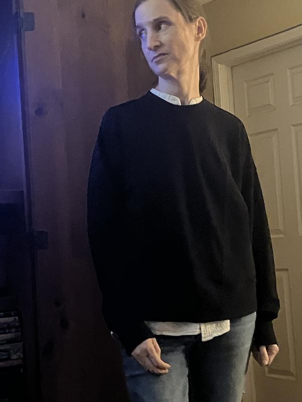 Black casual sweater