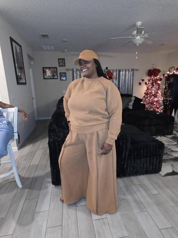 Different color same pants.