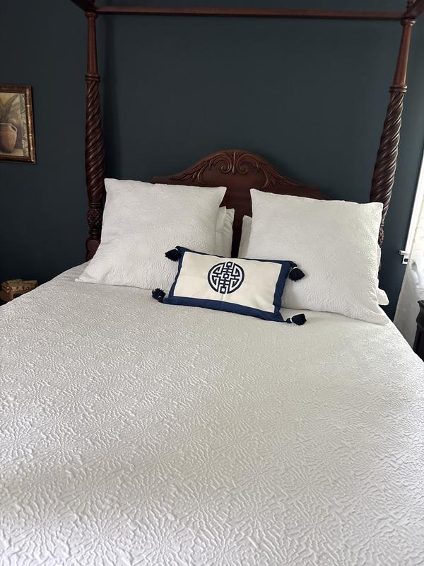 Decorative pillow