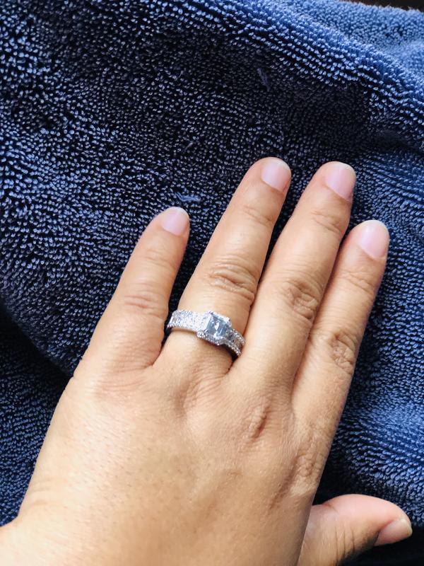 Customer carousel item 1.