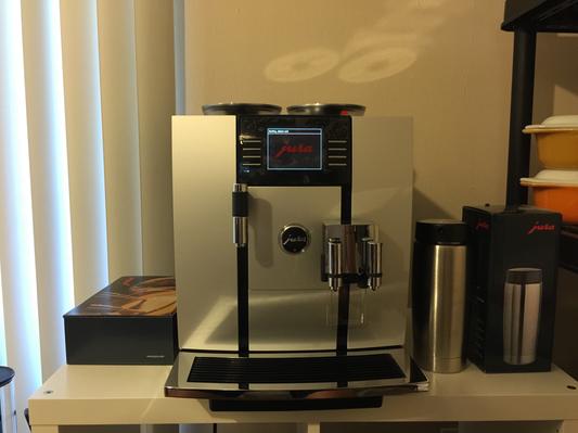 More close spot to Our Old Pyrex Bowls