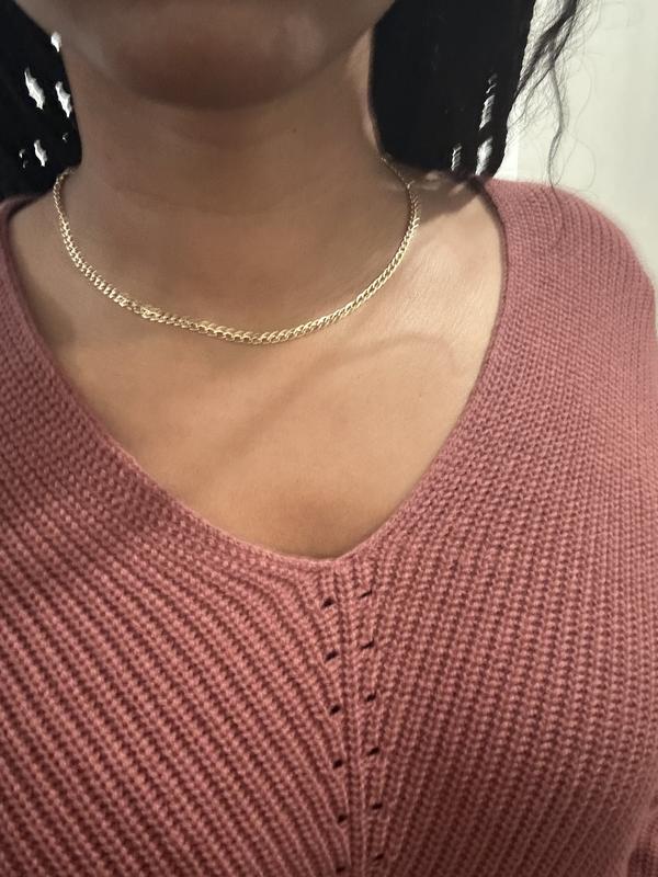 V-Neck Detail