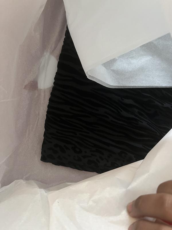 Black dress.. Quality was great just wrong color.