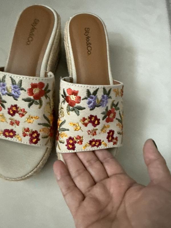 Customer carousel item 9.