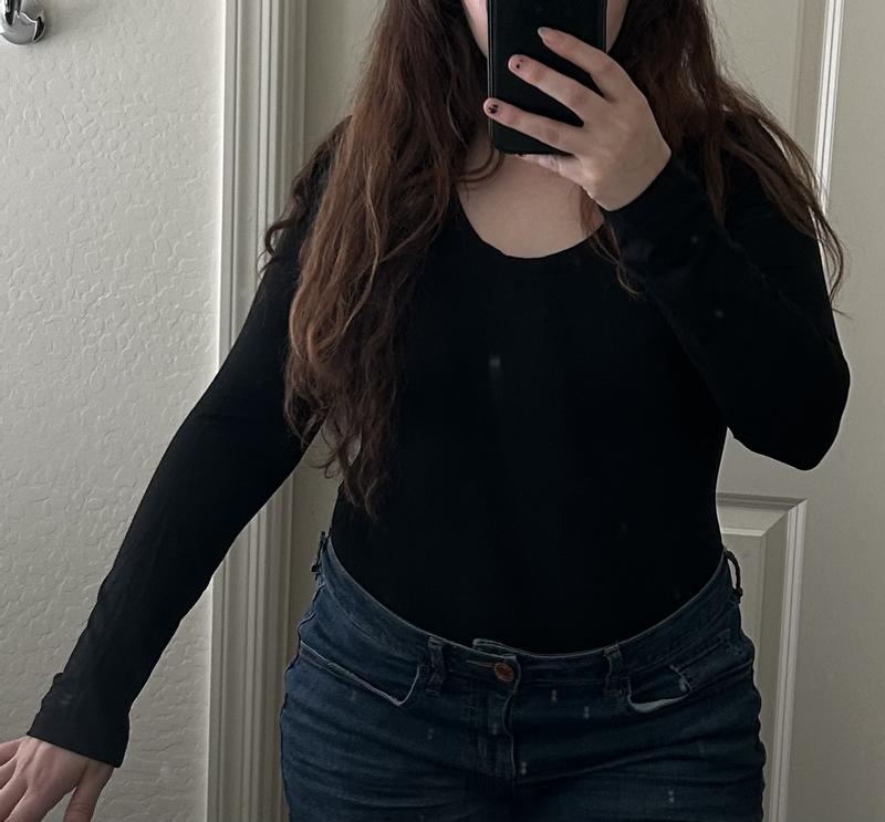 Showing fit and sleeve length