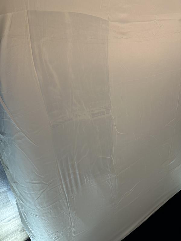 This is what the fitted sheet looks like, gross, I ended up taking it off and tossing it. Also wanted to add that