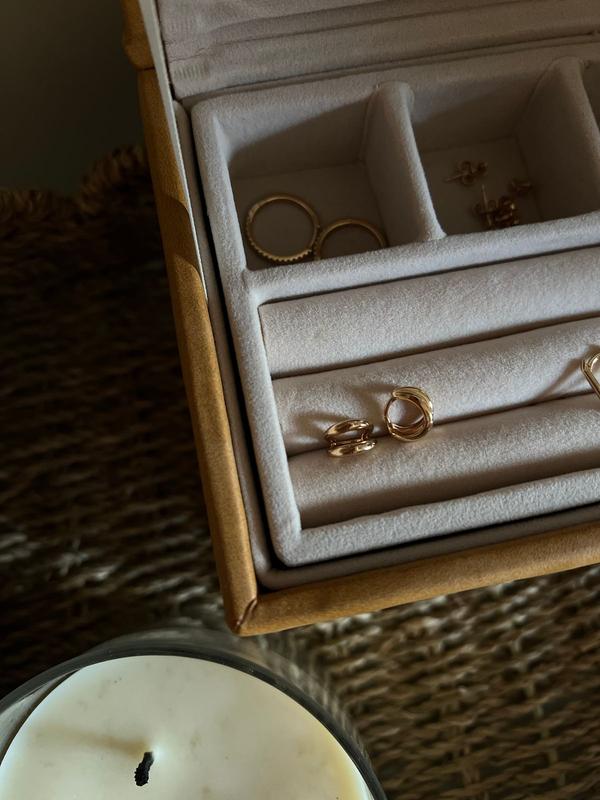 Review Thumbnail Image 0 382244548