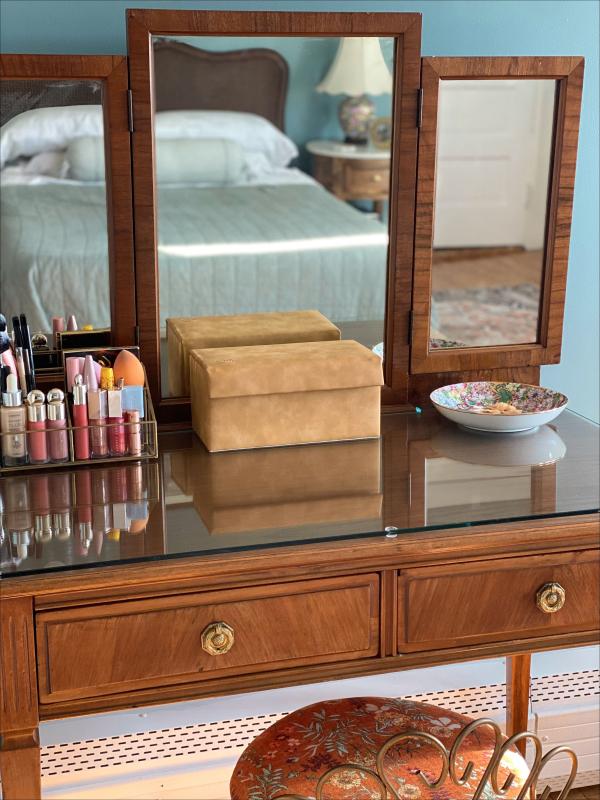 Customer photo for "Timeless and Compact"