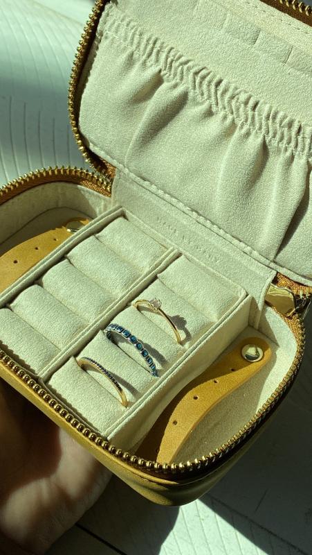 Review Thumbnail Image 1 370162343