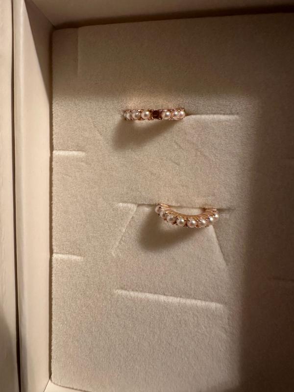 Customer photo for "Lost a pearl after one wear"
