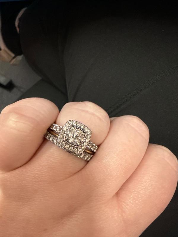 Review Thumbnail Image 0 381336467