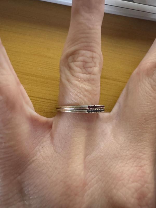 Customer photo for "Did not hold up to everyday wear"