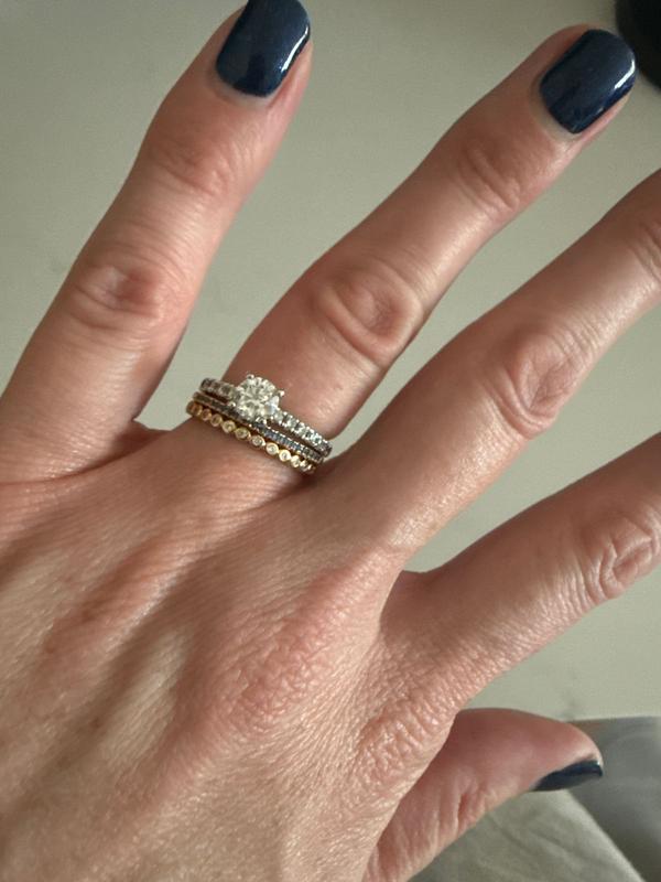 Review Thumbnail Image 0 370408975