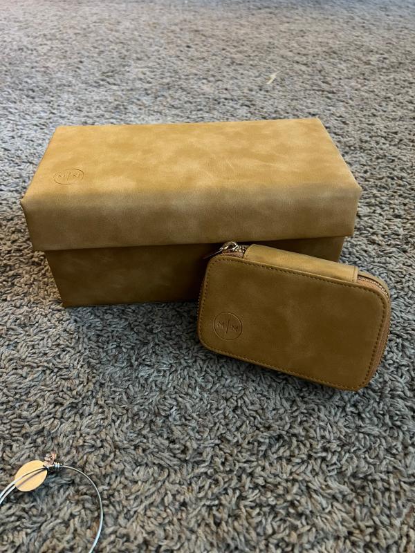 Customer photo for "Simple and elegant"