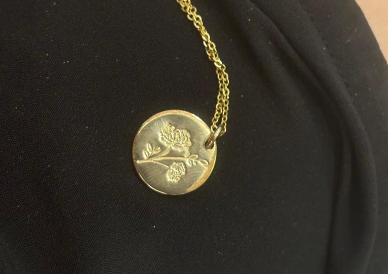Customer photo for "tarnished immediately :("