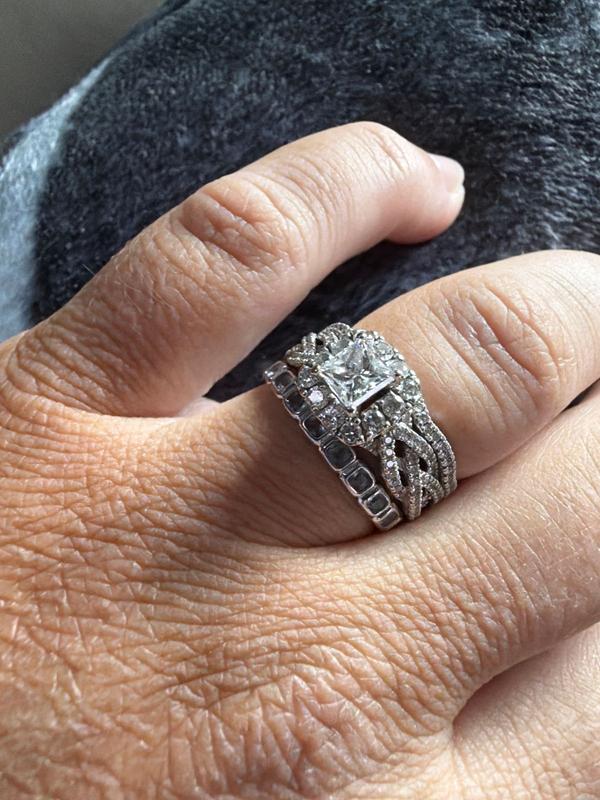 Review Thumbnail Image 0 384441206