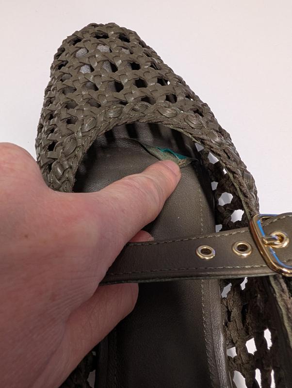 Customer photo for "Comfortable, but poor quality"