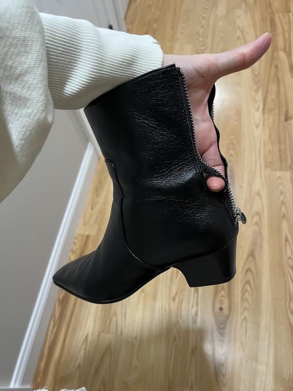Customer photo for "Do not buy cheaply made broke after 2 wears"