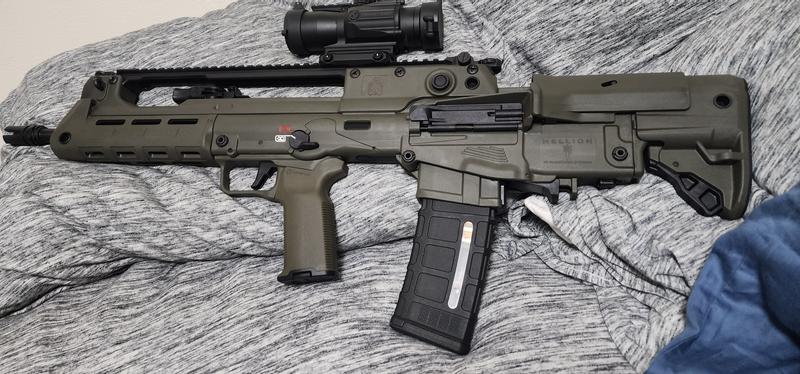 Please dont ©️ my picture.. I like how it matches.