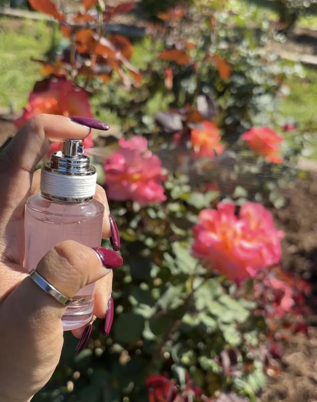 Customer carousel item 10.