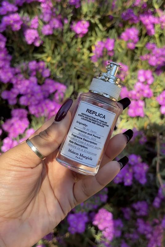 Customer carousel item 11.