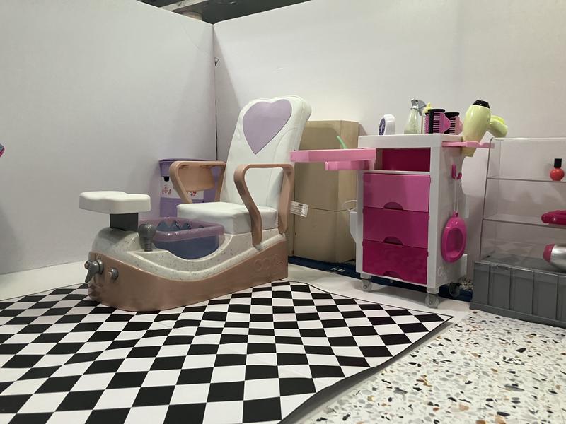 JOUET 1960 DOLLY SALON DE COIFFURE plastique ancien OYONNAX en boite d