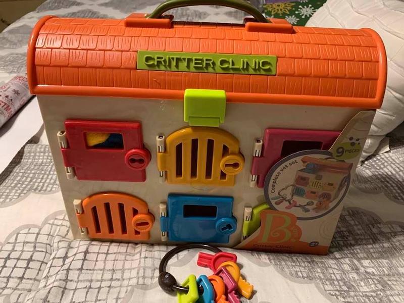 Critter clinic toy on sale vet play set