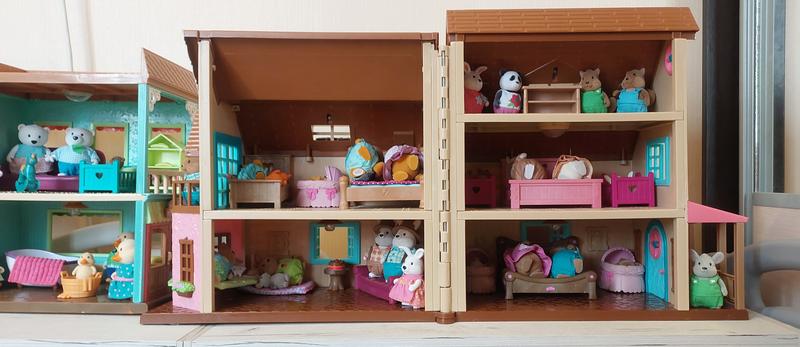 Liela shop Li'l Woodzeez, Honeysuckle Market Square Playset | Toys R Us