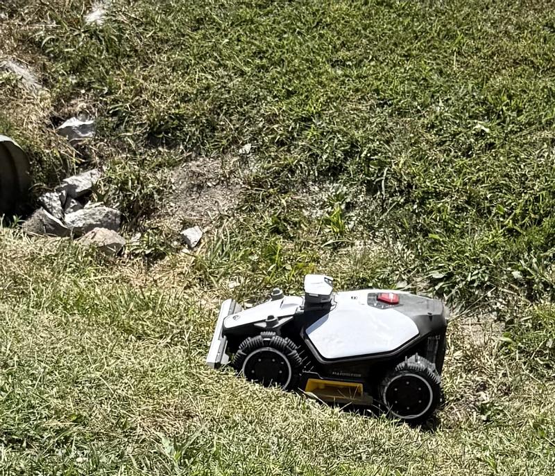 Reviews for MAMMOTION Luba mini AWD 7.9 in. RTK Robot Lawn Mower