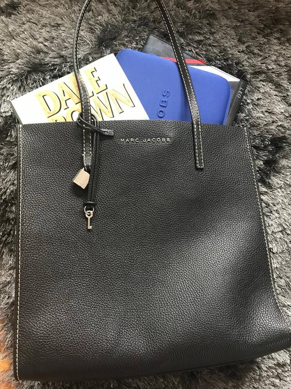 MARC JACOBS MARC JACOBS The Grind East/West Leather Tote