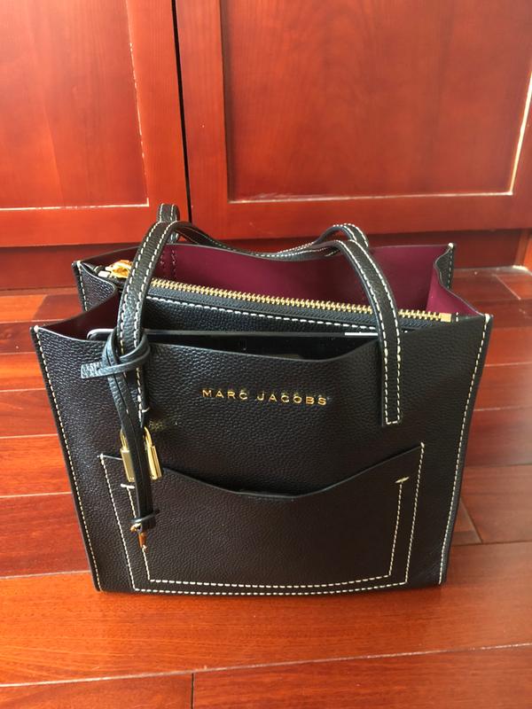 Marc jacobs medium 2024 grind t pocket tote