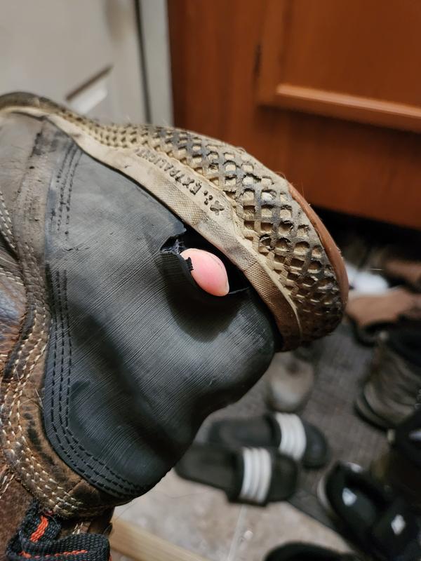 Heel worn threw