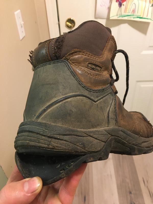 Sole separating