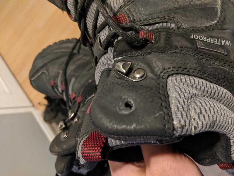 i never used this top part to tie laces. still it came off