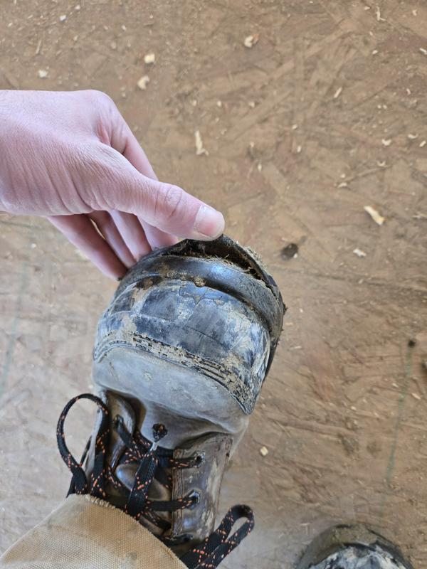 Only 3 months of work. Other boot is about to do the same