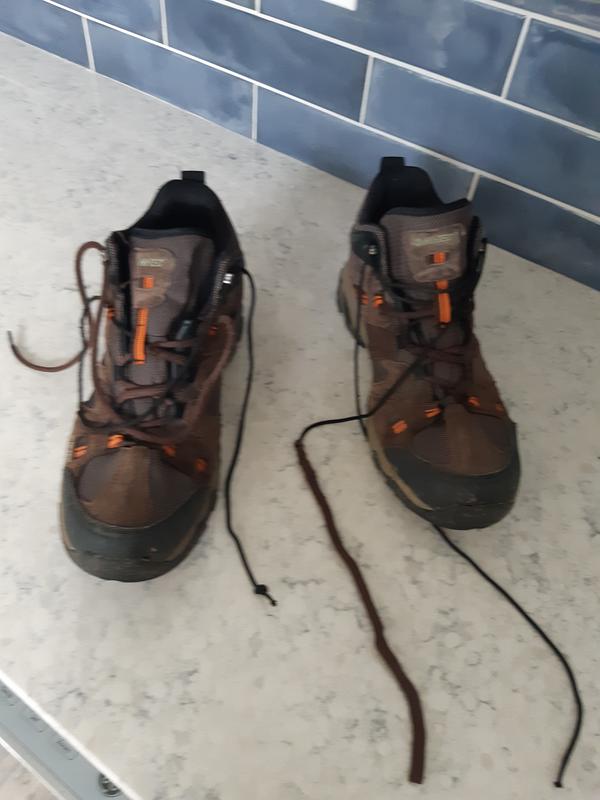 Poor quality construction of eyelets and laces cause problems