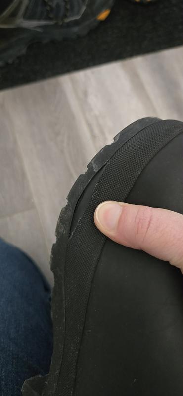 Sole and boot detaching in multiple places