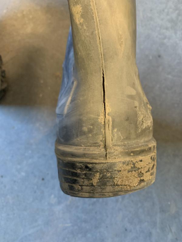 Rear seam of boot