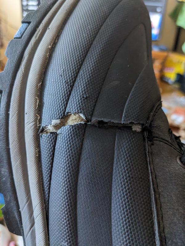 Right boot cracks