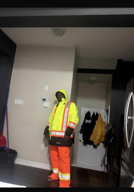 Orders a orange jacket but they send yellow