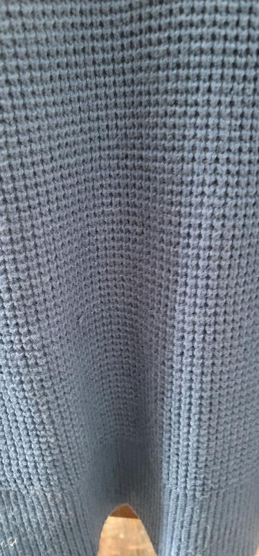 Many frays. Shirt looks as if its been worn alot before shipped to me.