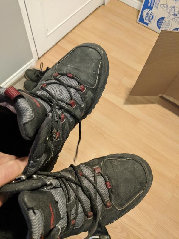 dust sits on these shoes like, metal pieces sits on magnet