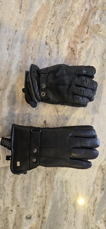 both XL sized, old and new, the old ones fit... like a glove, the new ones not so much