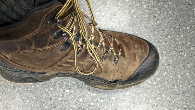 Seam ripping near toe cap