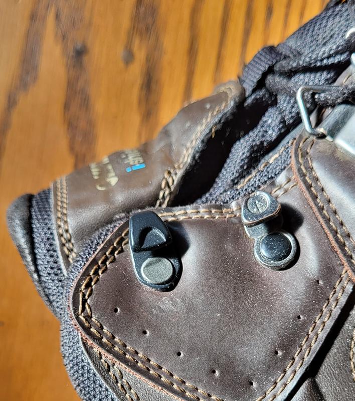 Photo showing the replaced lace hook