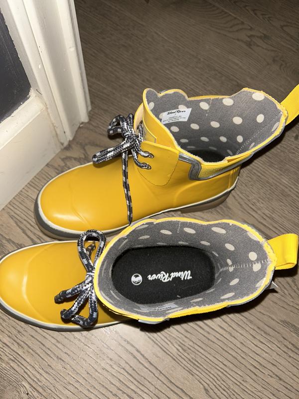 My yellow wellys