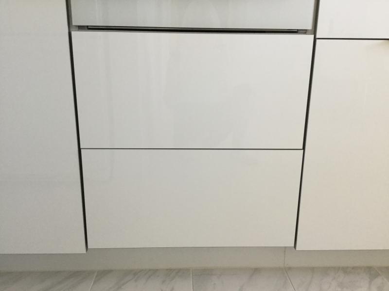 Acrylic Cabinet Doors — Gloss/ Matte Acrylic Cabinet Doors