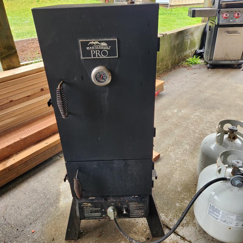 Masterbuilt in Black Gas Smoker at