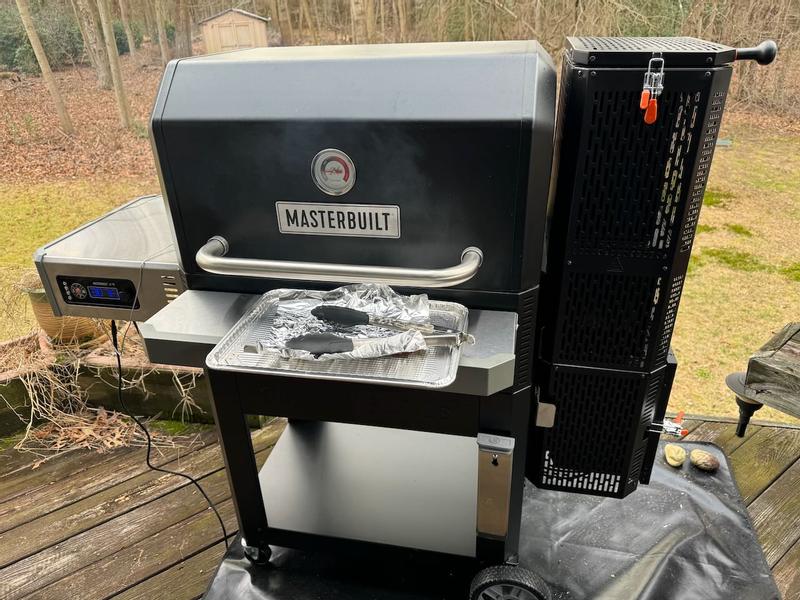 BARBACOA DE CARBÓN / AHUMADOR + PLANCHA GRAVITY SERIES 800 MASTERBUILT  (MCG800G)