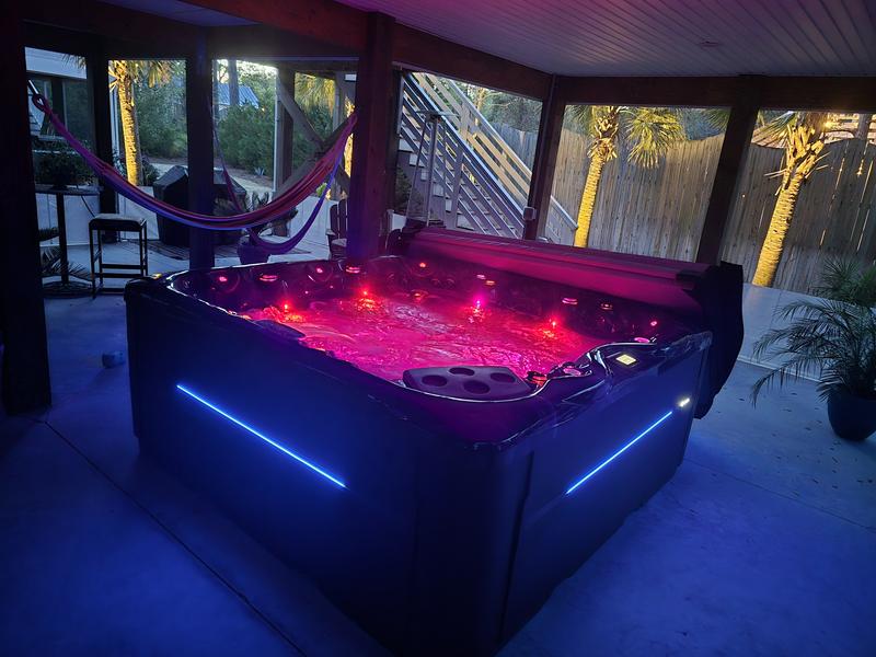 LSX 800 Hot Tub Model from Michael Phelps Legend Series